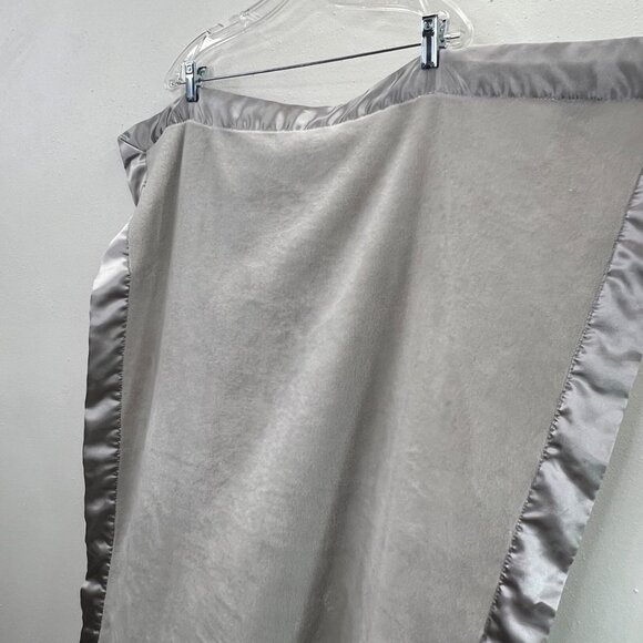 Elegant Baby Blanket Gray Satin Edge Trim Plush Gray 30x40 Lovey EB - Picture 2 of 6